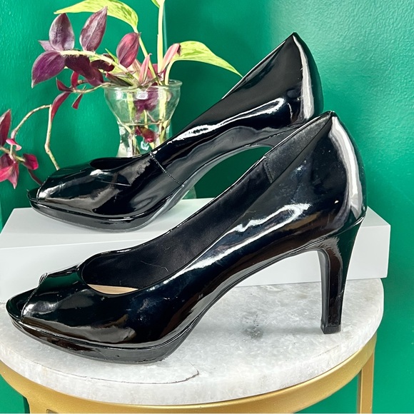 Chinese Laundry Black Platform Patent Leather Peep Toe Pump - Picture 3 of 7